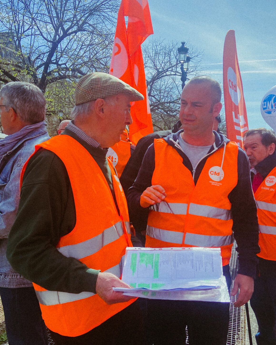 Guy parolier à la manifestation à Bordeaux