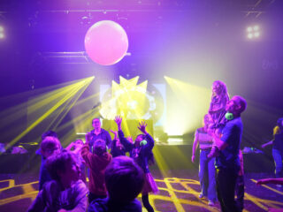 turbo-minus-en-voiture-simone-programme-jeune-public