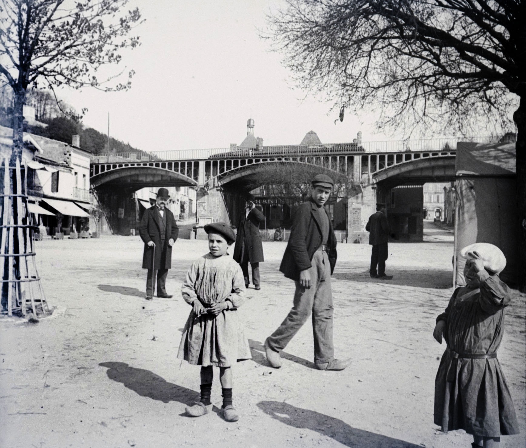 Place de Lormont, s.d. début XXe siècle © Archives de Bordeaux Métropole, BXM 30 Fi 46